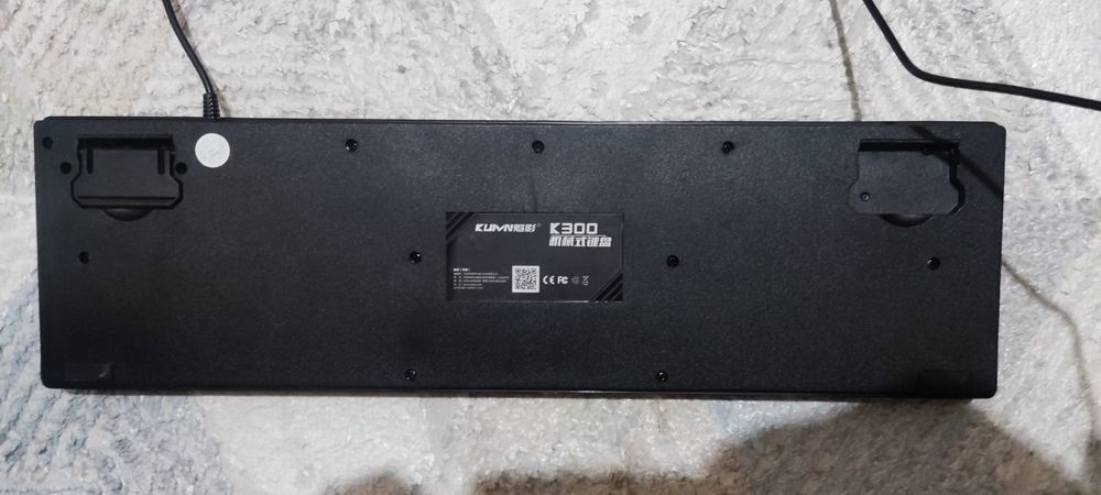 Игровая клавиатура на синих свитчах.