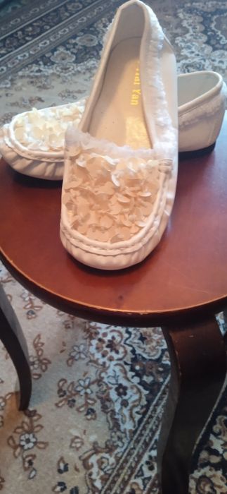 Продам туфли новые