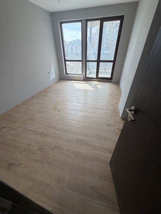 Редене на Ламинат, MDF/PVC первази Варна