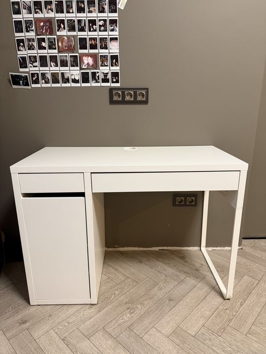 СРОЧНО! Стол письменый IKEA ширина -105 ; глубина 55; высота 75
