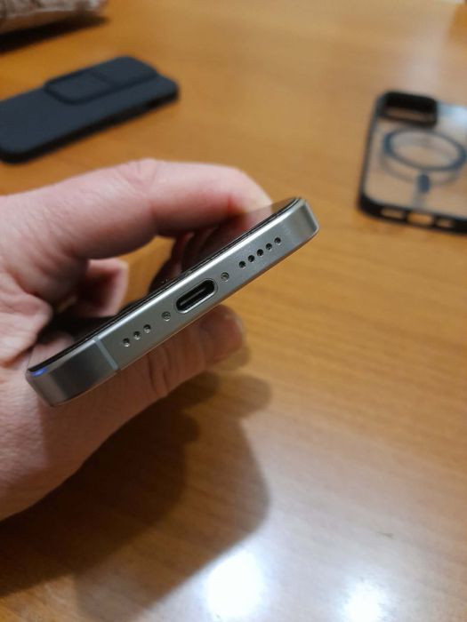 IPhone15 pro неразличим от нов 256гб.