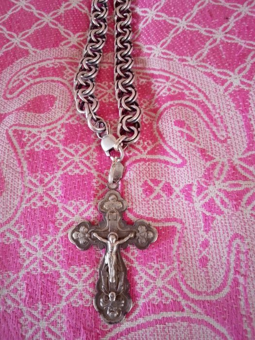 Продам цепочку серебреную