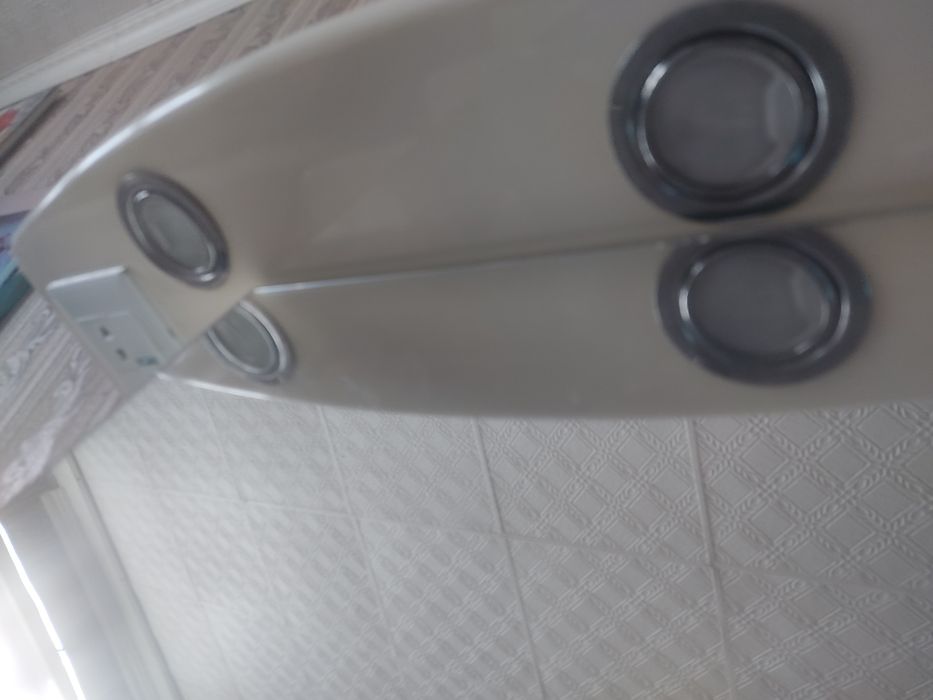 Продам шкафчик с зеркалом