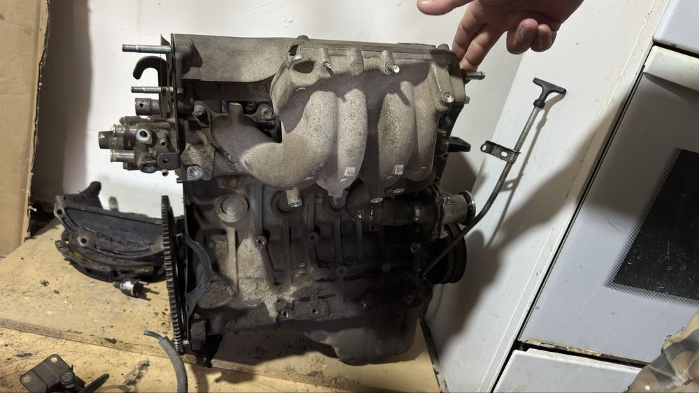 Продам двигатель на тойота Карина Е