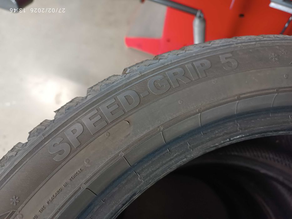 2бр.зимни гуми 225/45/17 Semperit