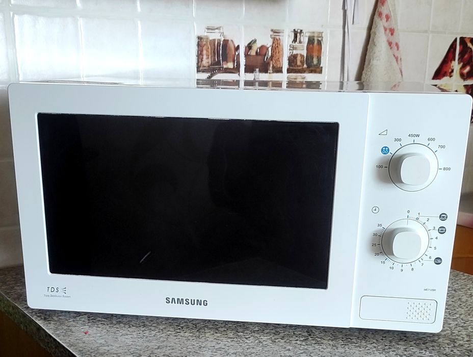 Продается микроволновая печь Samsung