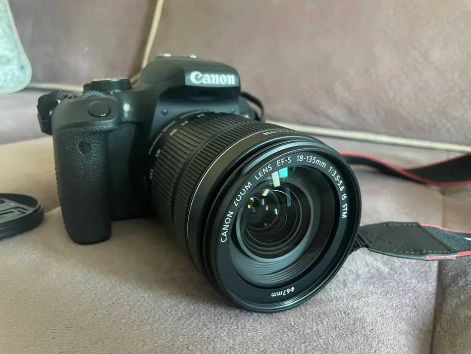 Canon EOS T7i + обектив