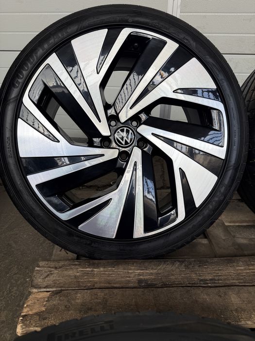 Jante originale VW ID4 / ID5 / ID6 / ID7 – Narvik cu anvelope vara in doua dimensiuni 255/40 21 cu 235/45 21