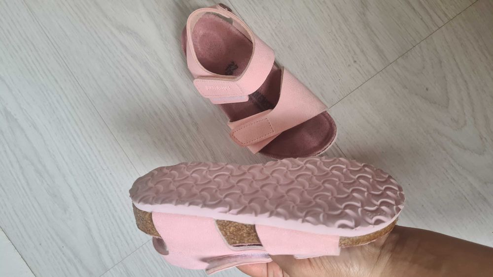 СРОЧНО продаю обувь летняя для девочки