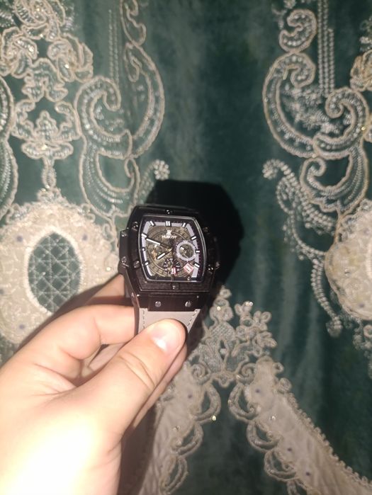 Срочно Часы почти новые