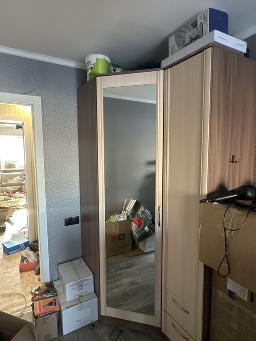 Продам шкаф угловой