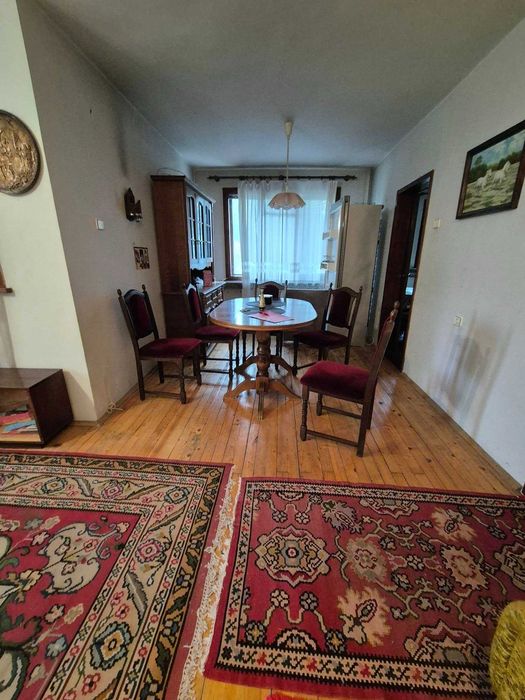 Еднофамилна двуетажна къща!!! Разбойна!!!