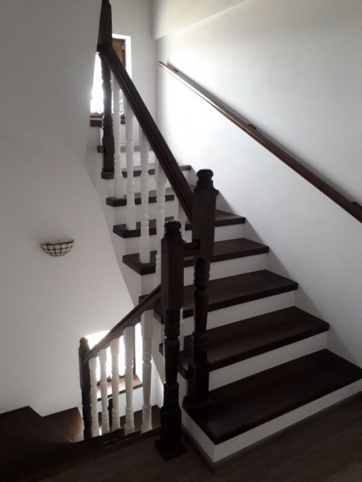 Trepte lemn masiv stratificat