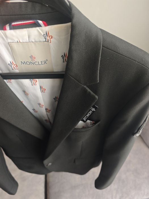 Мъжко сако Moncler