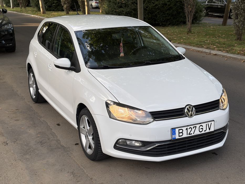 VOLKSWAGEN Polo