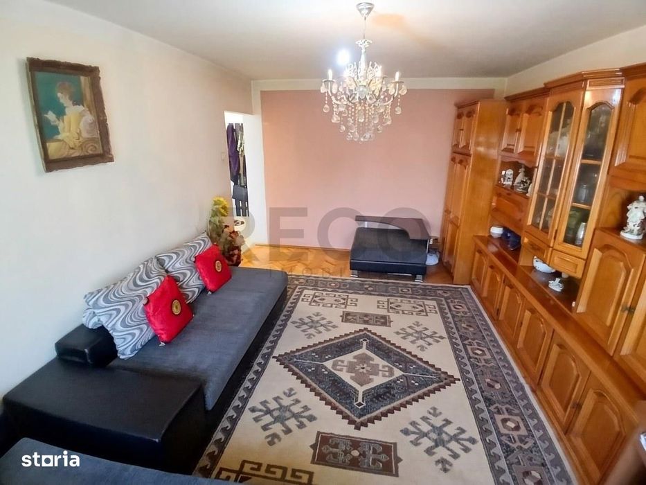RECO Apartament cu 3 camere decomandat zona Decebal