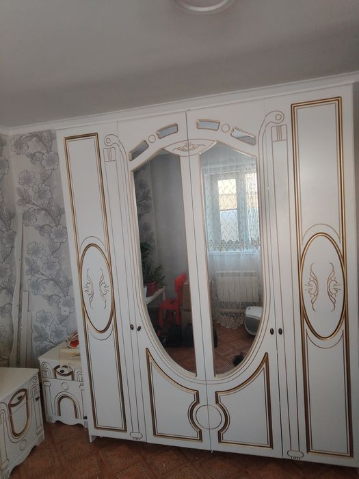 Спальный гарнитур