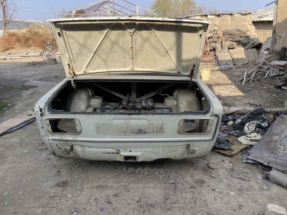 Кузов сотилади ваз 2103  суяглари бутун