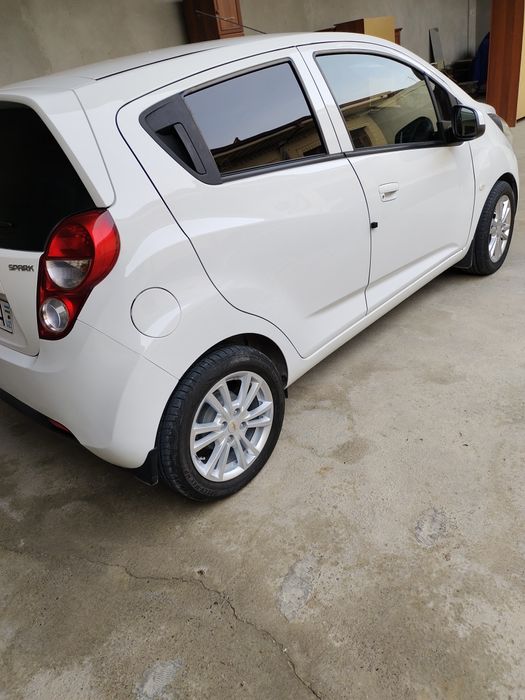 Спарк 2евро отличном состайане механика на бензине