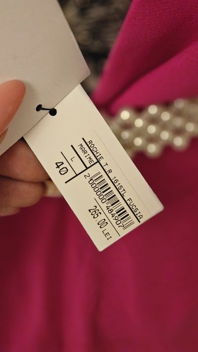 Rochie roz fucsia cu spatele gol!