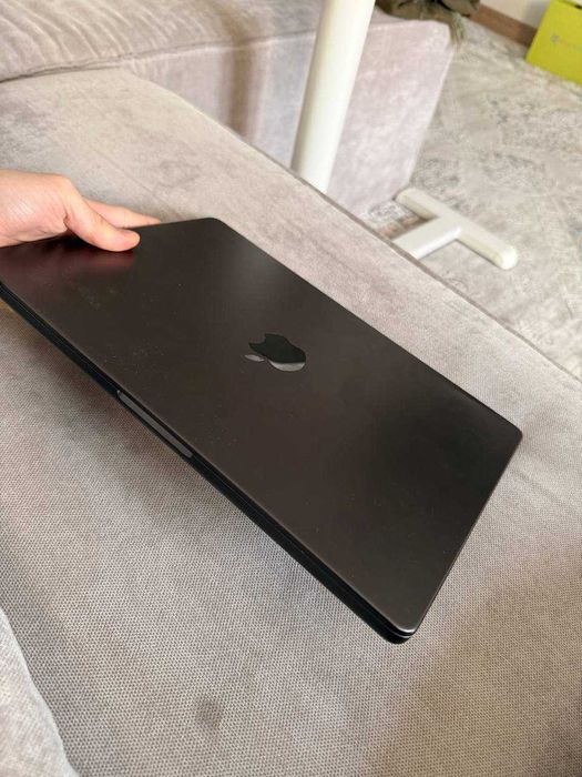 MacBook Pro 14" 1 ТБ SSD / M3 Pro (ноябрь 2023)