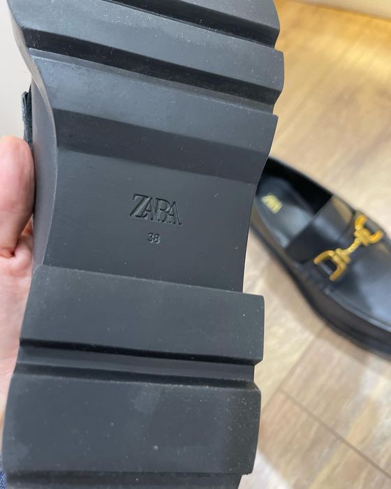 Лоферы Зара кожаные