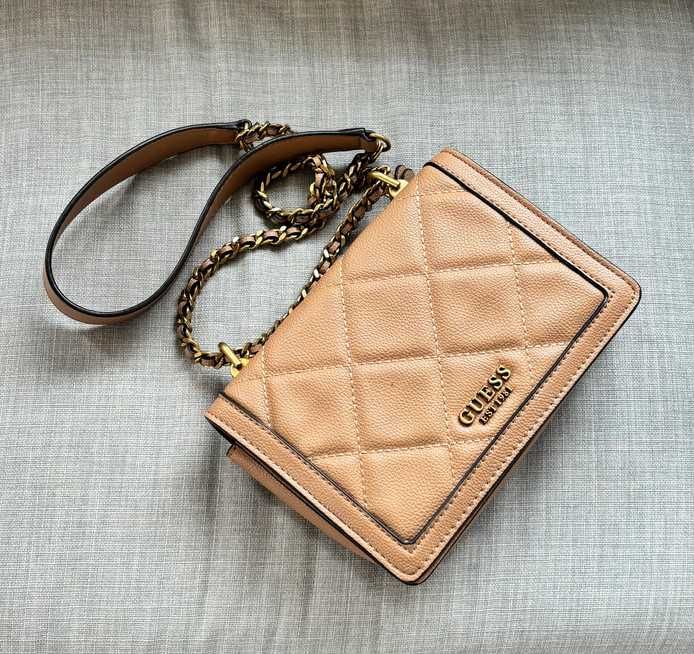 Дамска чанта Guess