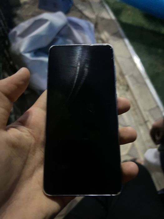 Samsung s21 5g 256 gb xolati ideal aybi yuq ekran batare radnoy