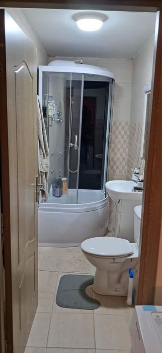 Inchiriez apartament