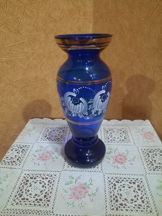 Ваза для цветов, "Богемия" Чехословакия, кобальтовое стекло, ручная ро