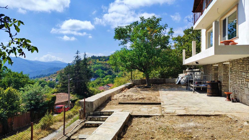 Продава се Къща в с. Лясково, Област Пловдив - 230 кв.м за 753 €/кв.м - Снимка #1