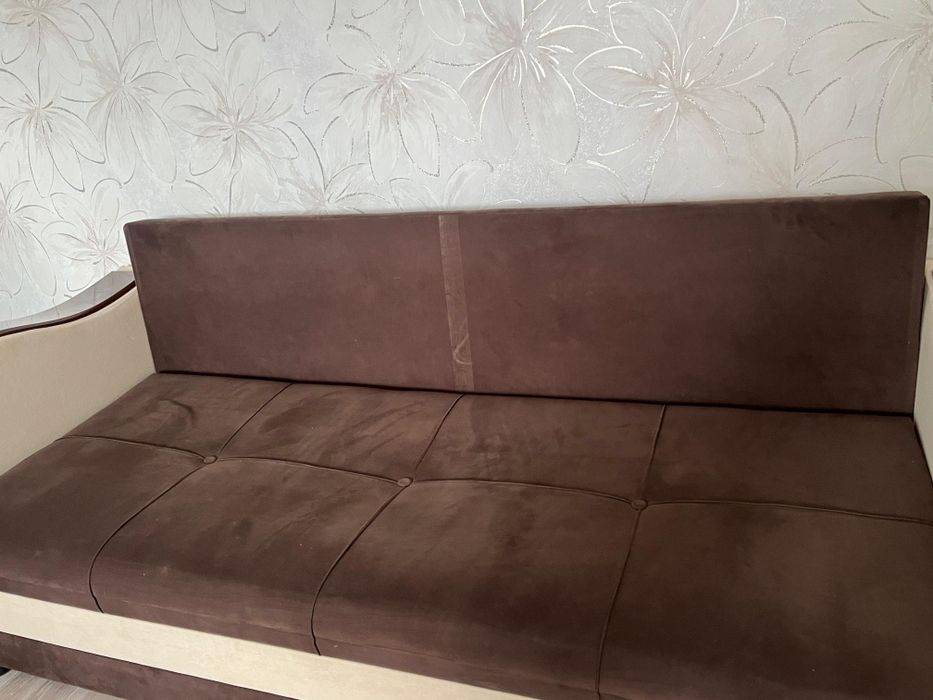 Продам диван с подушками б/у