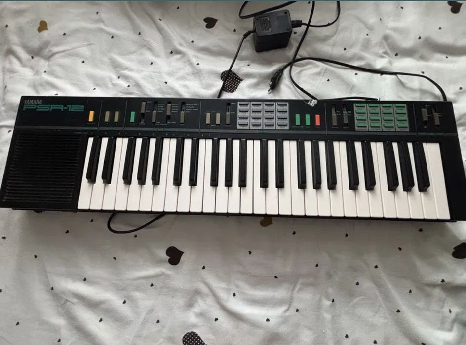 Yamaha PSR-12 синтезатор