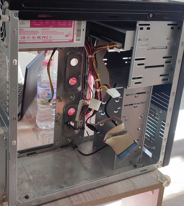 Кутия за компютър среден размер