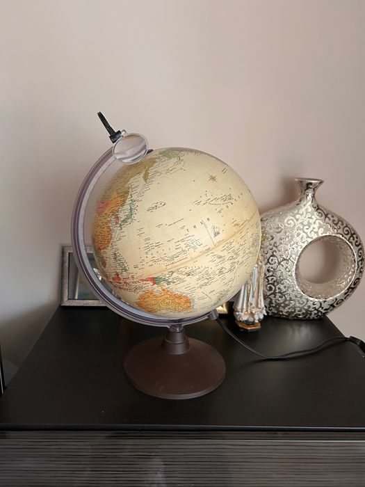 Светещ глобус-нов