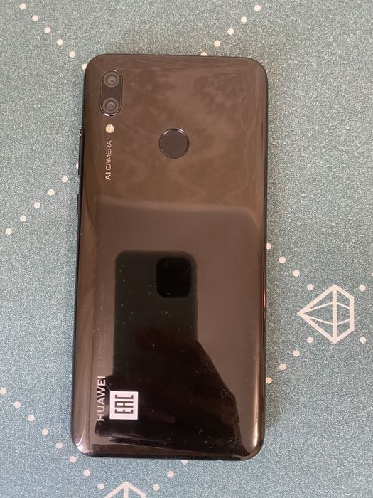 Продам телефон б/у хуавей п смарт