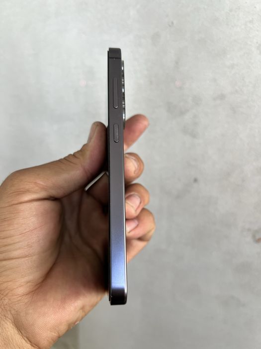 Samsung s 24 , 8/256 sotiladi aybi yoq ideal karobka documenti bor