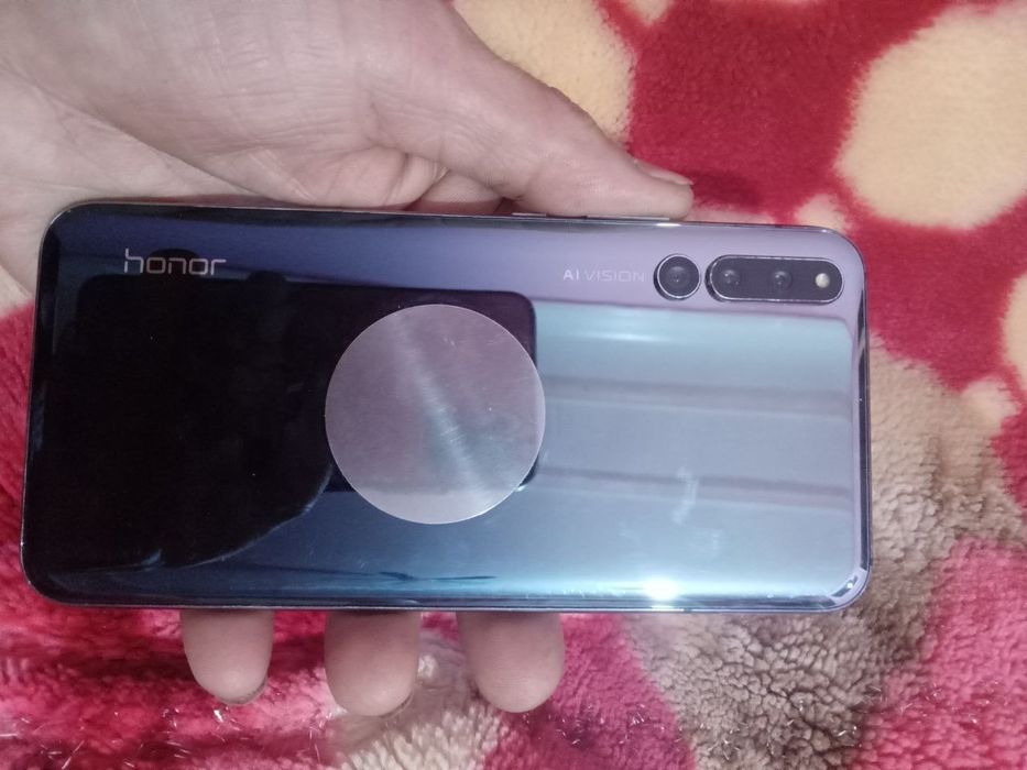 Honor magic 2          128 ga 6 ram turbo