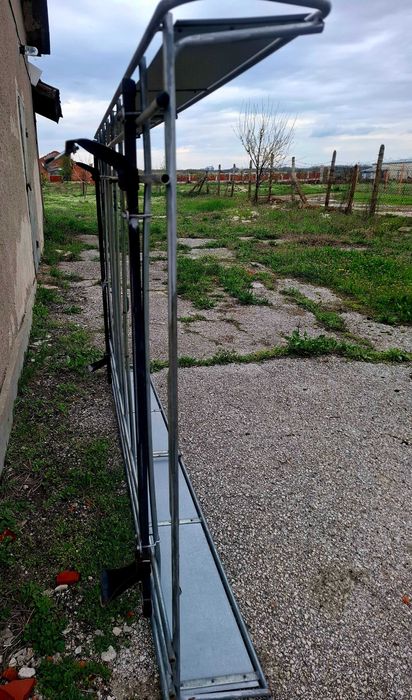 Продавам багажник за микробус