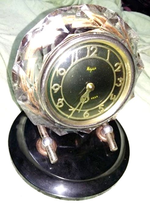 Ceas de masă vechi foarte îngrijit și funcțional 250