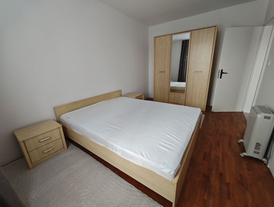 Дава се под наем Двустаен апартамент в София, Гоце Делчев - 60 кв.м за 648.21 € - Снимка #2