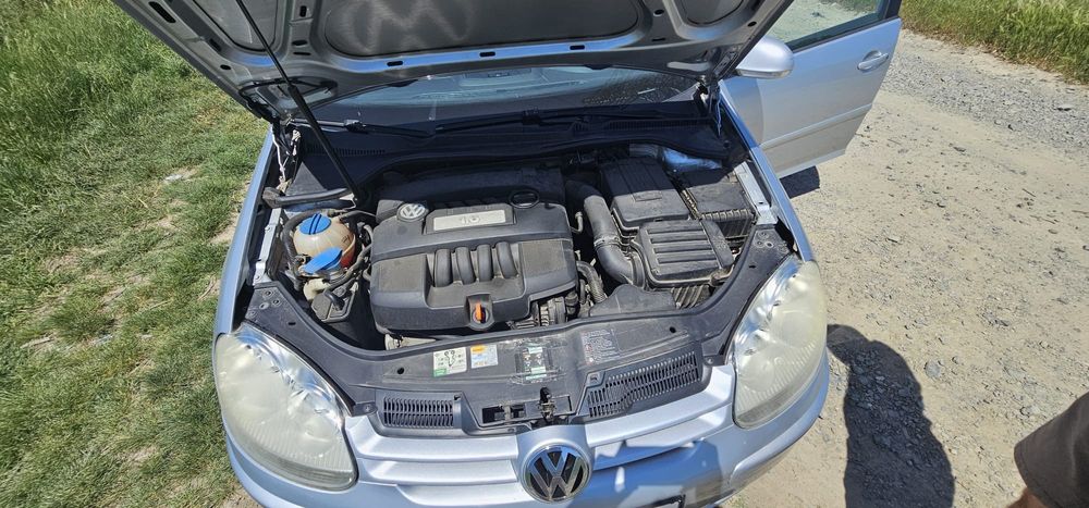 Golf 5 1.6 benzina