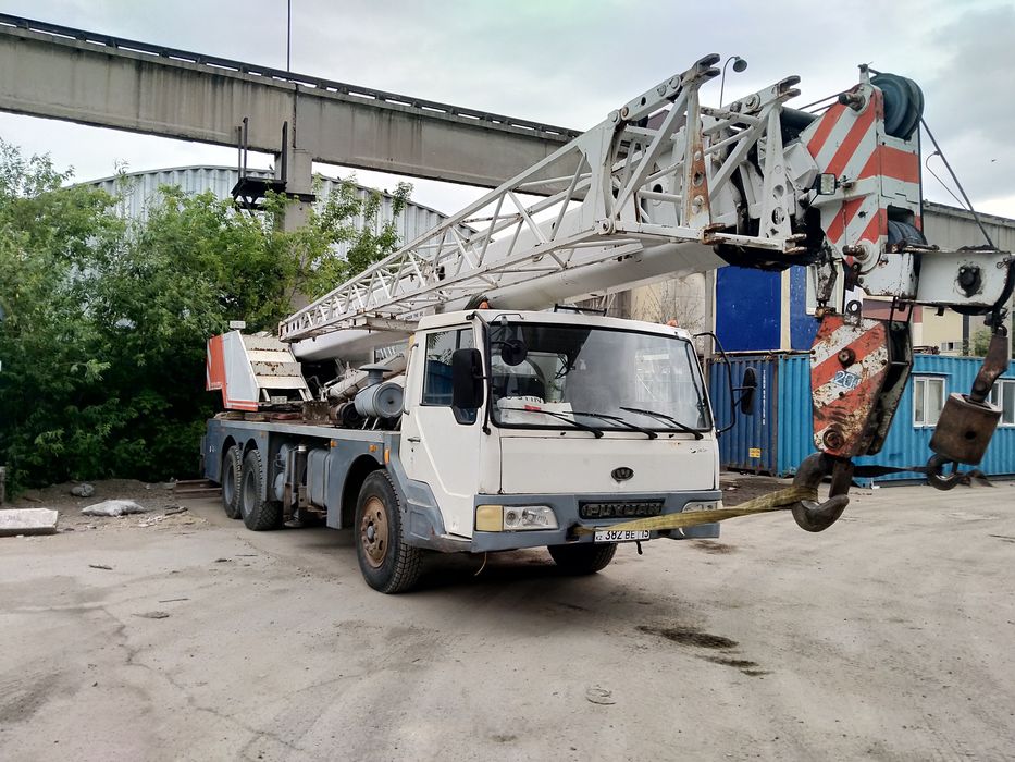 Продам китайский автокран 20 тонн
