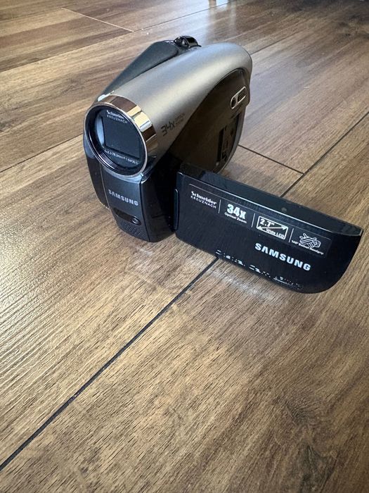 Samsung SC-DX103 или VP-DC171.