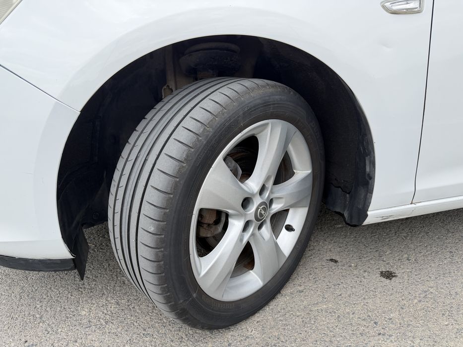 OPEL Astra 2011 — imagine 5