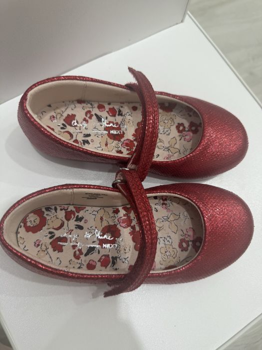 Детские нарядные туфли