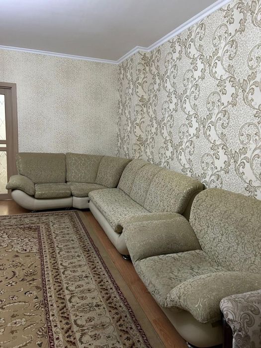 Продаю, диван и кресло.