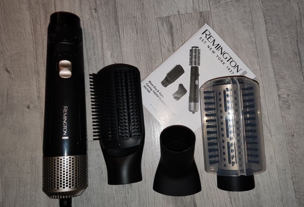Сешоар Remington с четка