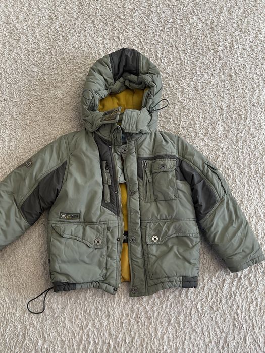 Продам куртку зимнюю на мальчика