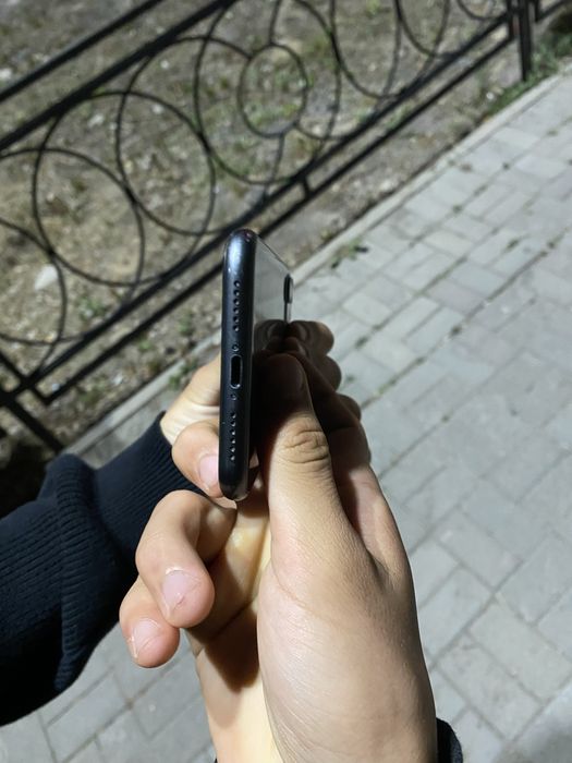 Продам iPhone 11, 64 ГБ